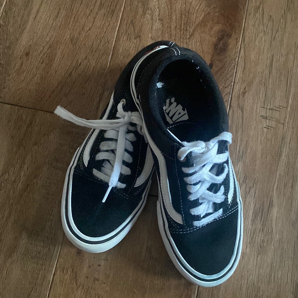 Vans - Picture 2 of 5